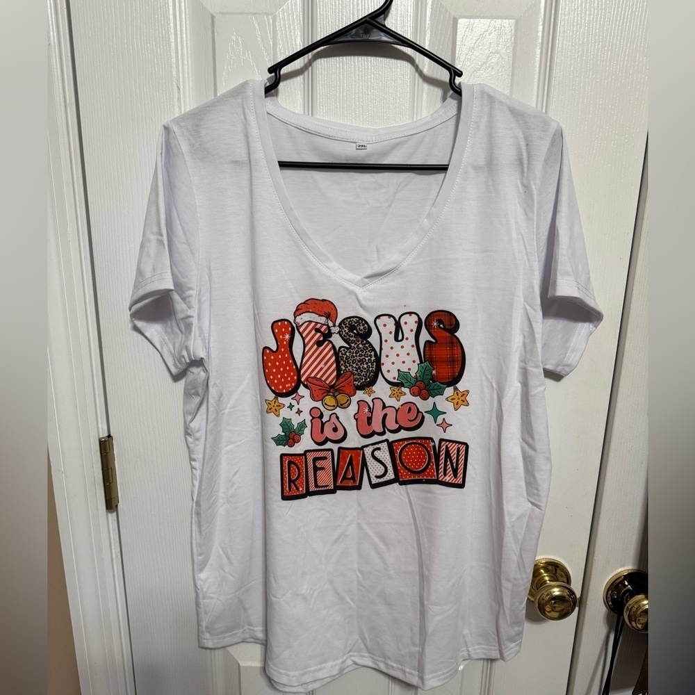 Christmas Women’s Holiday T-shirt Hand Pressed BN - Picture 1 of 4